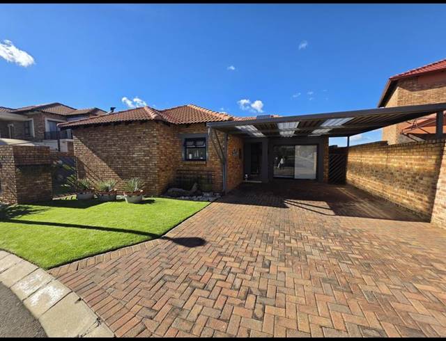 3 BEDROOM CLUSTER FOR SALE IN NEWMARKET